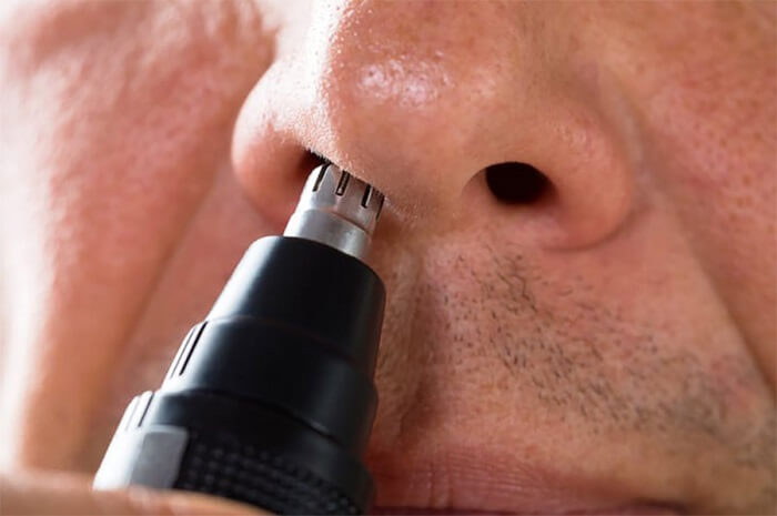 nose-hair-trimmer-for-men-closeup-face-nose