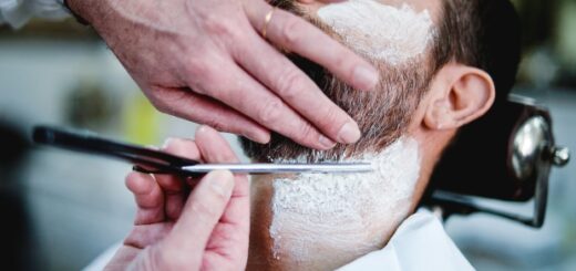 electric shaver vs razor - traditional shaving