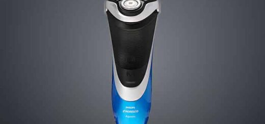 Philips Norelco 4100 in blue color