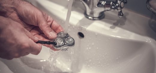 how to clean your electric shaver blades